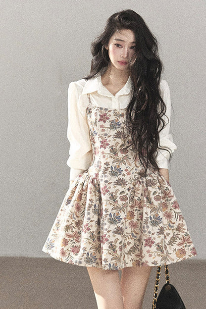 Ensemble robe à bretelles florale et chemise