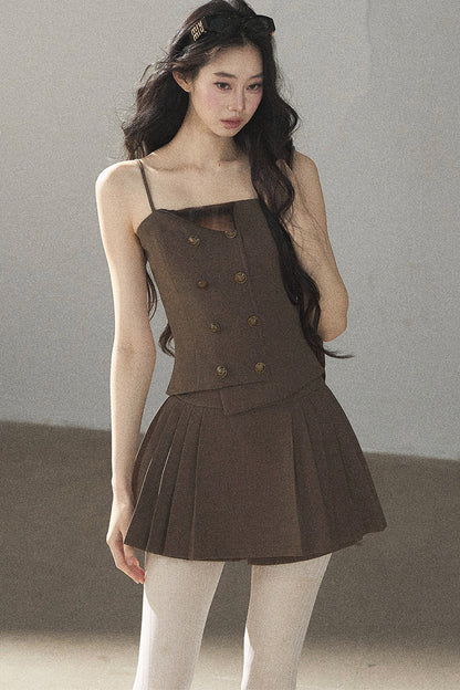Ensemble sophistiqué avec blazer, haut et jupe
