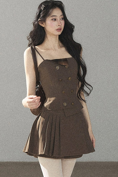 Ensemble sophistiqué avec blazer, haut et jupe