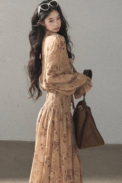 Ensemble robe fleurie à manches longues