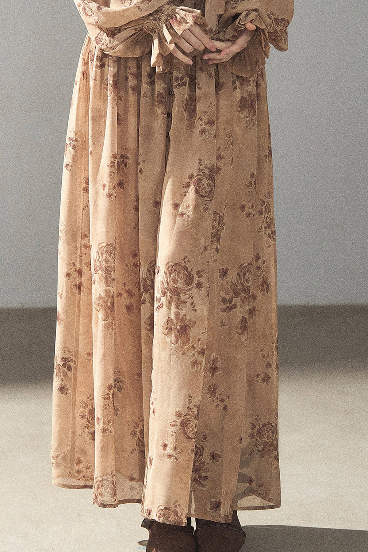 Ensemble robe fleurie à manches longues