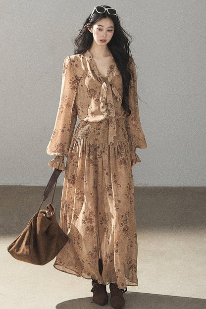 Ensemble robe fleurie à manches longues