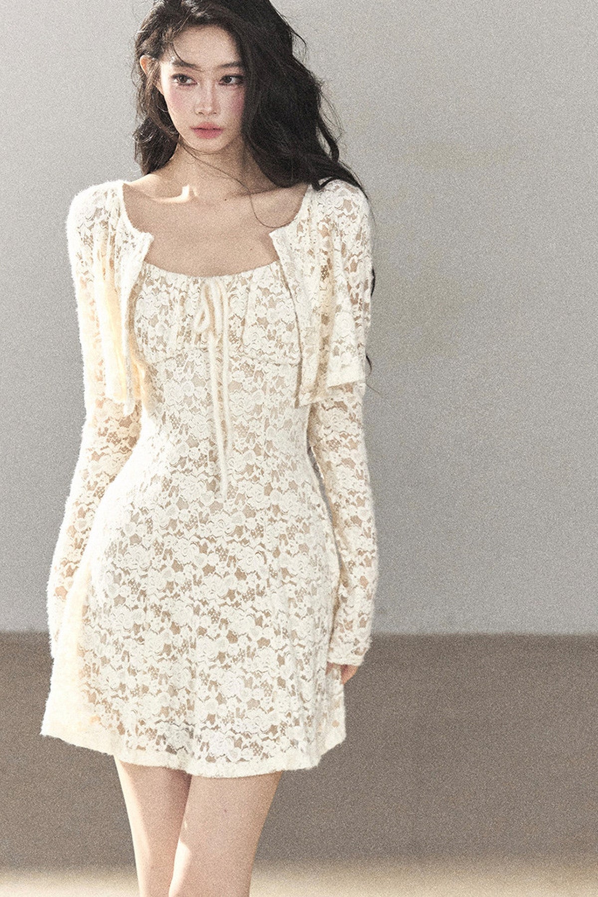 Ensemble robe bouffante ajourée en dentelle et veste