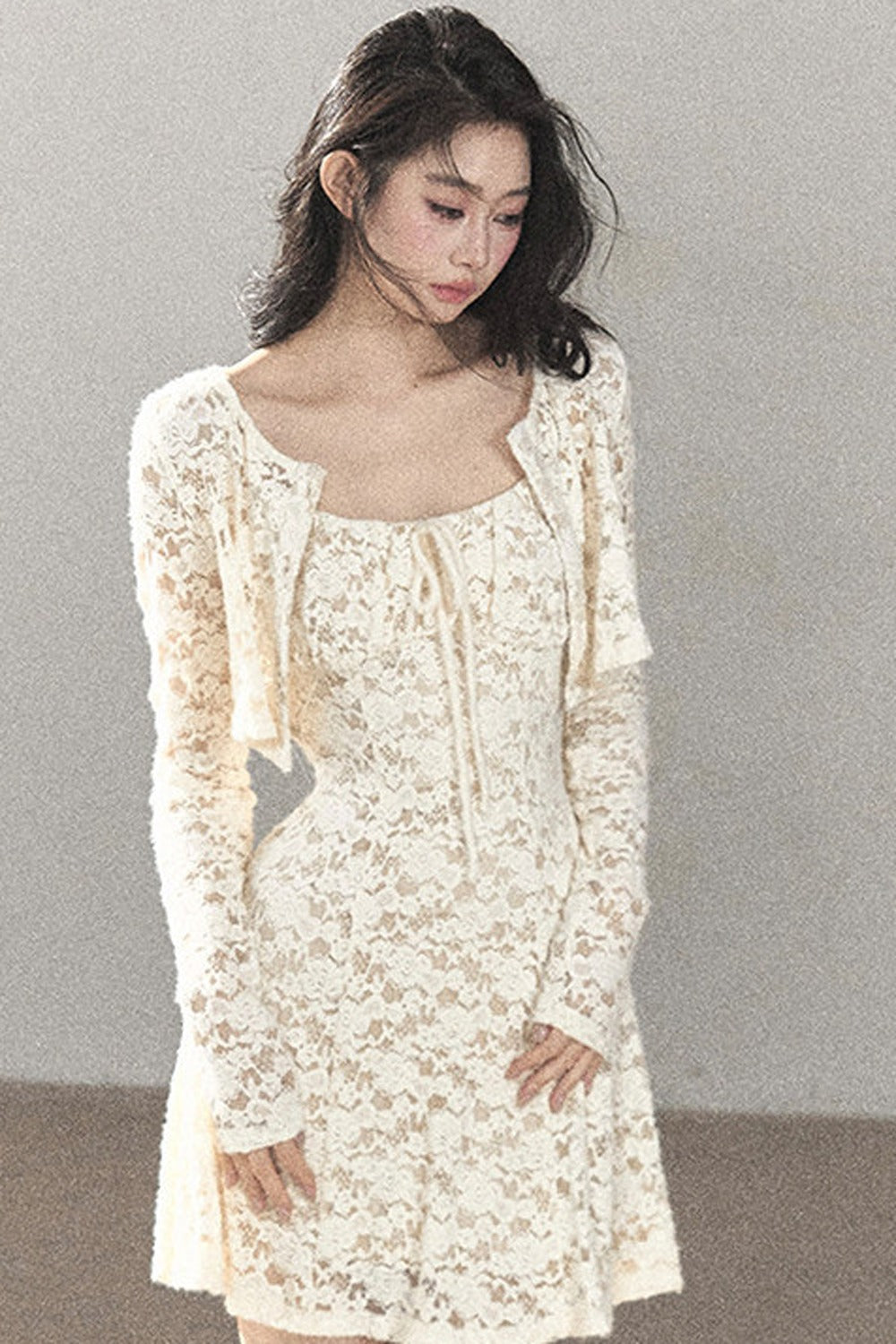 Ensemble robe bouffante ajourée en dentelle et veste
