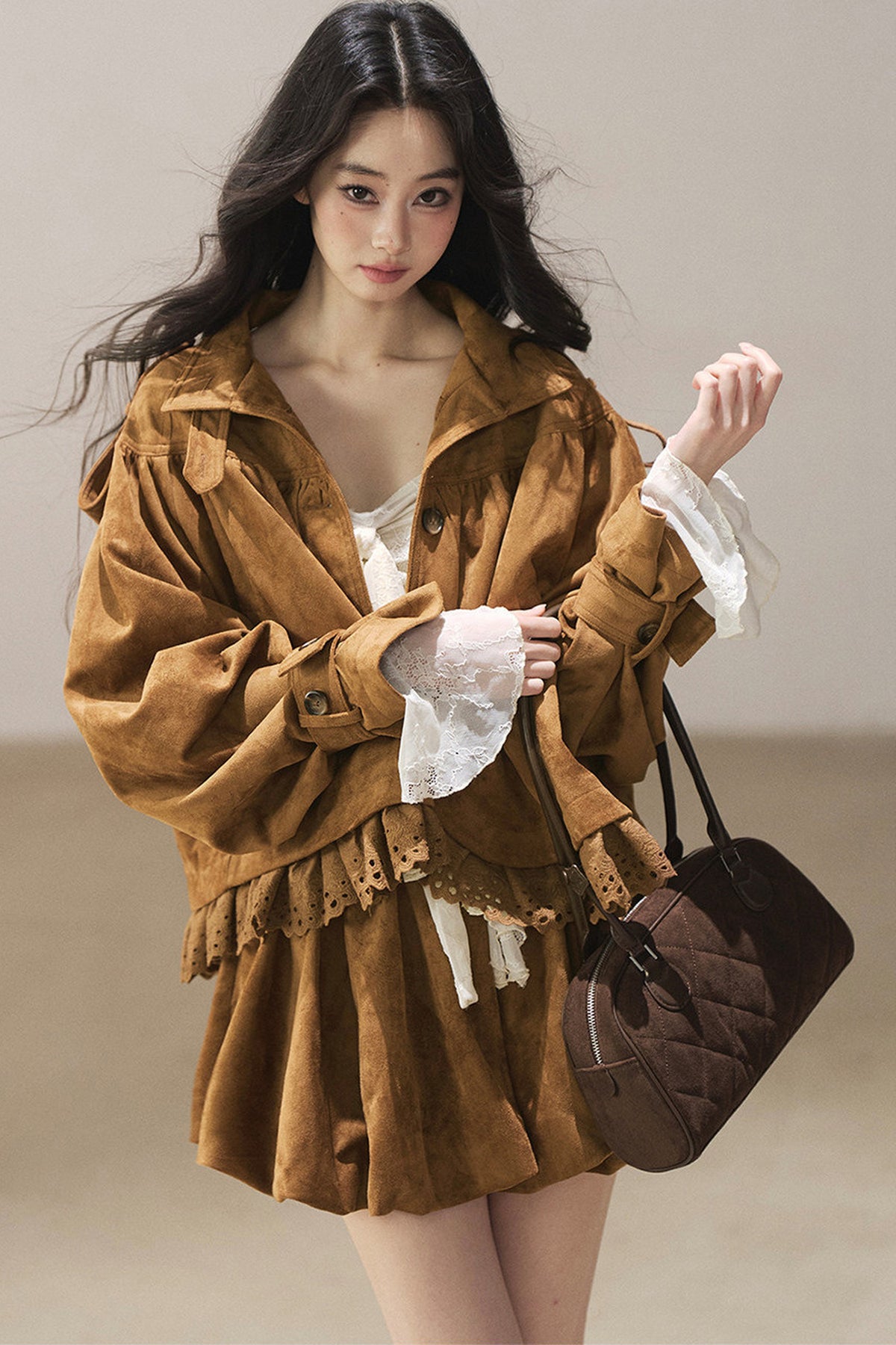 Ensemble veste et jupe en faux daim