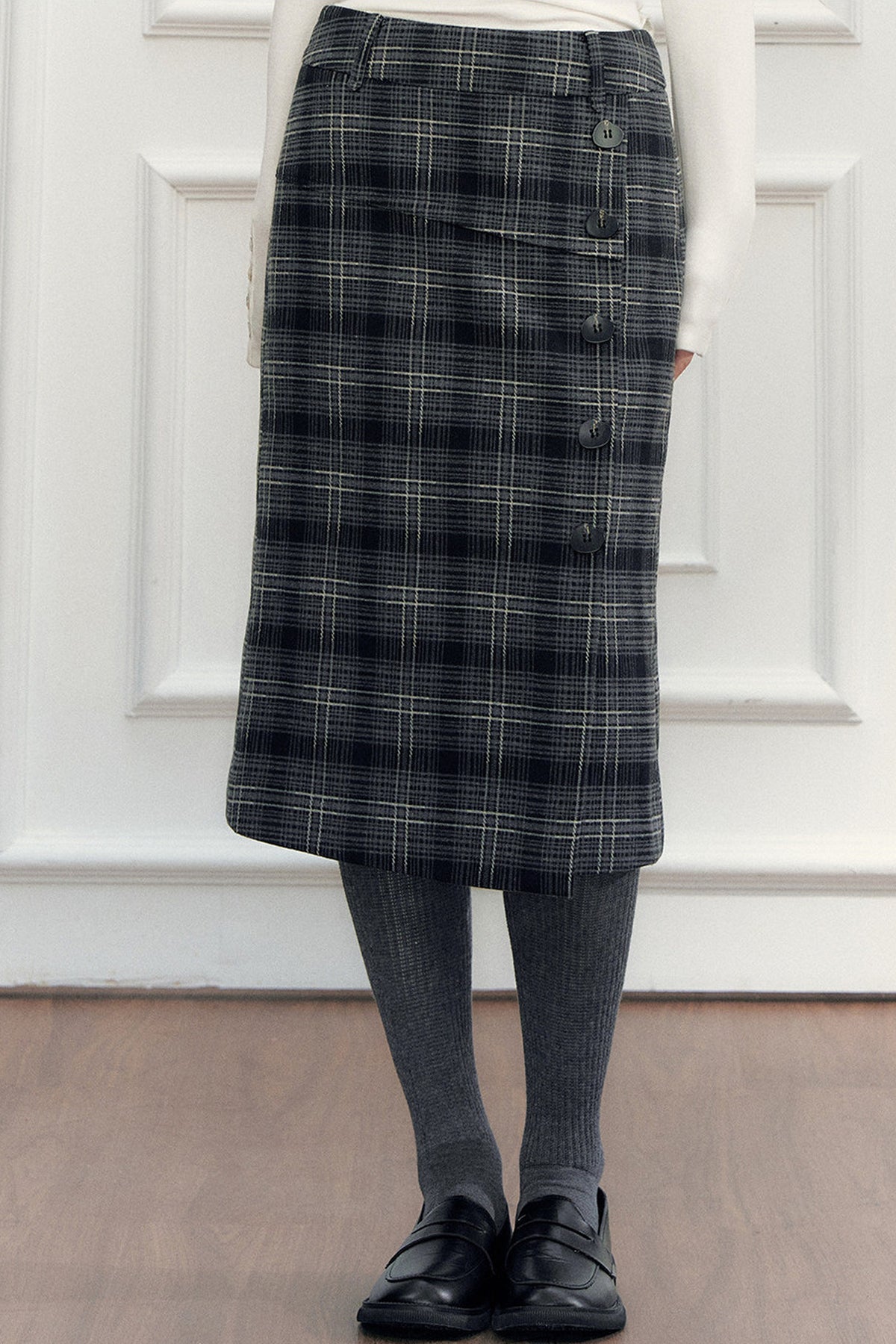 Turn-Down Collar Woolen Blazer and Hip-Hugging Long Skirt Set-Up