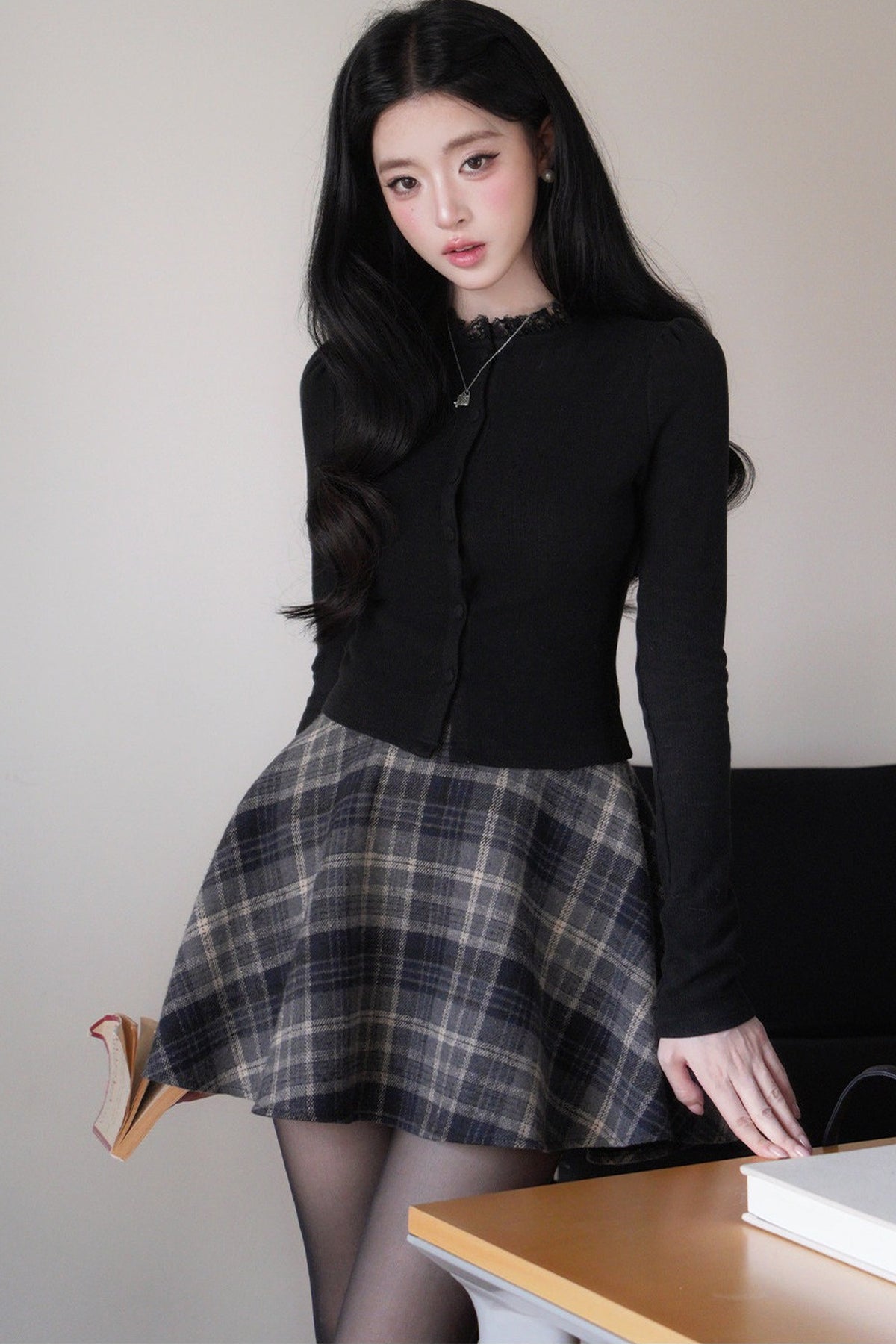 Single-Breasted Ruffled Collar Knit Cardigan
