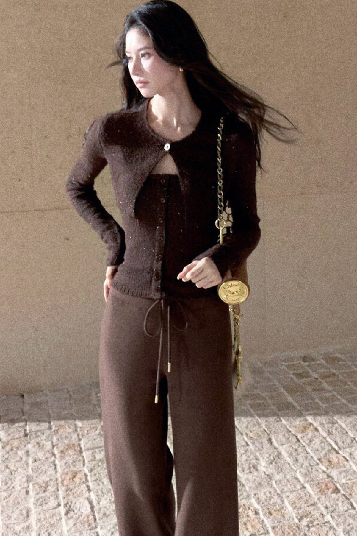 Strickjacke mit Pailletten und Camisole-Set
