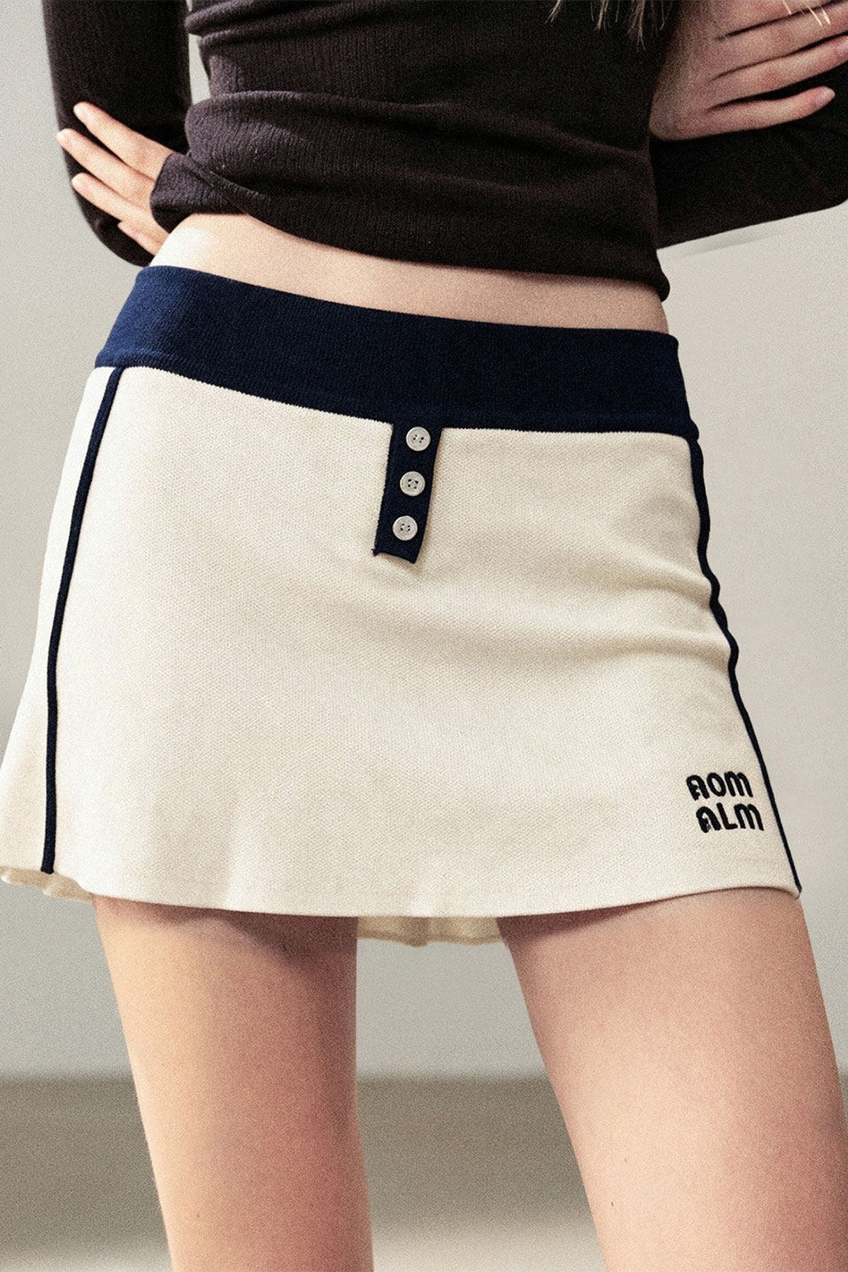 College Style Knitted Top and Short Skirt Two-Piece Set-Up