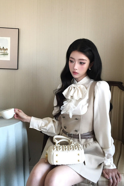 Ensemble robe à bretelles à manches bouffantes et nœud