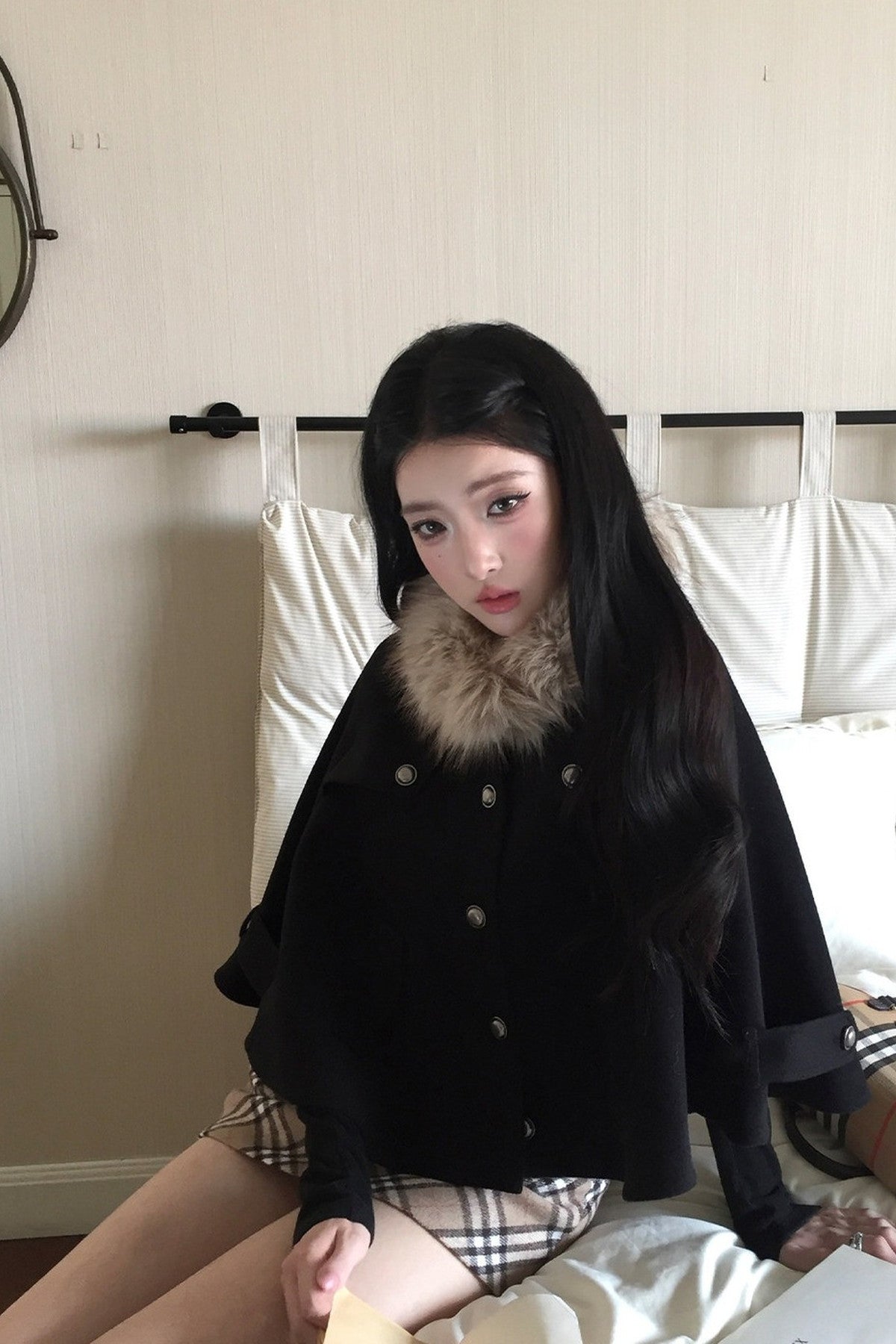 싱글 브레스티드 울 케이프 상의와 스커트 세트