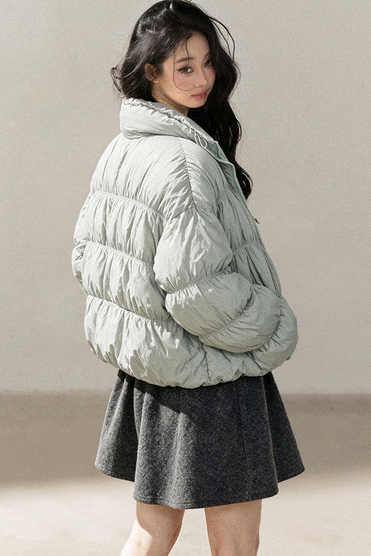 Weiße Daunen-Steppjacke mit Entendaunenfüllung