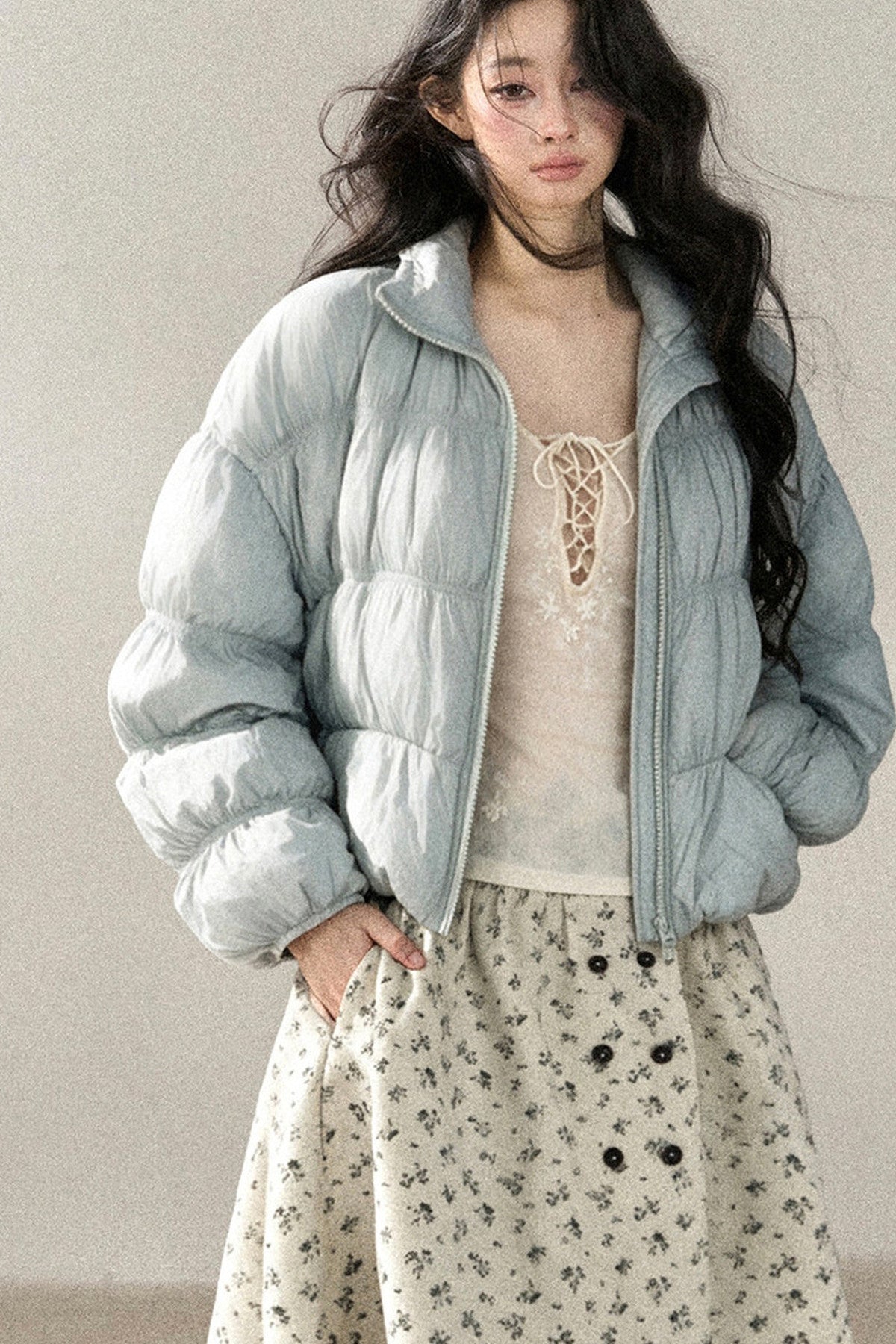 Weiße Daunen-Steppjacke mit Entendaunenfüllung