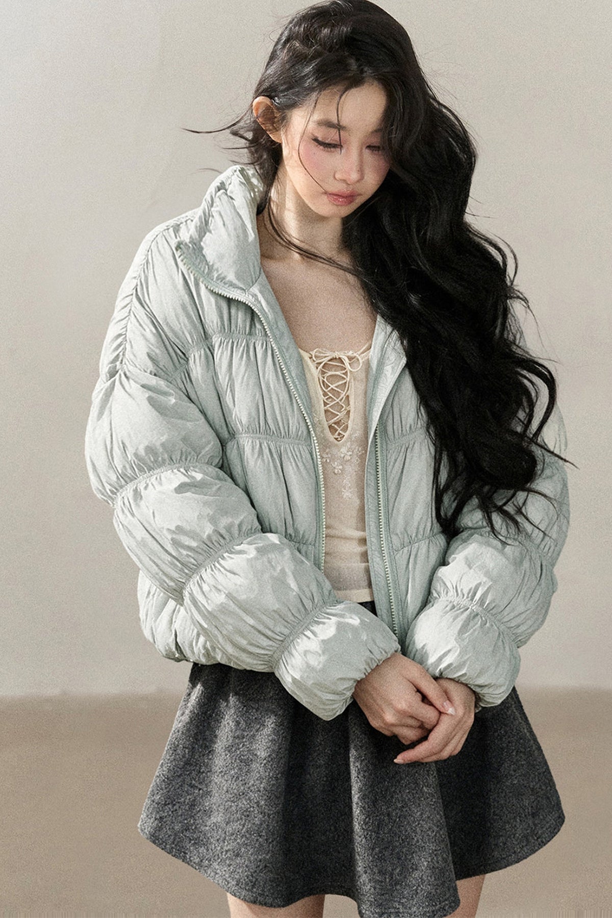 Weiße Daunen-Steppjacke mit Entendaunenfüllung