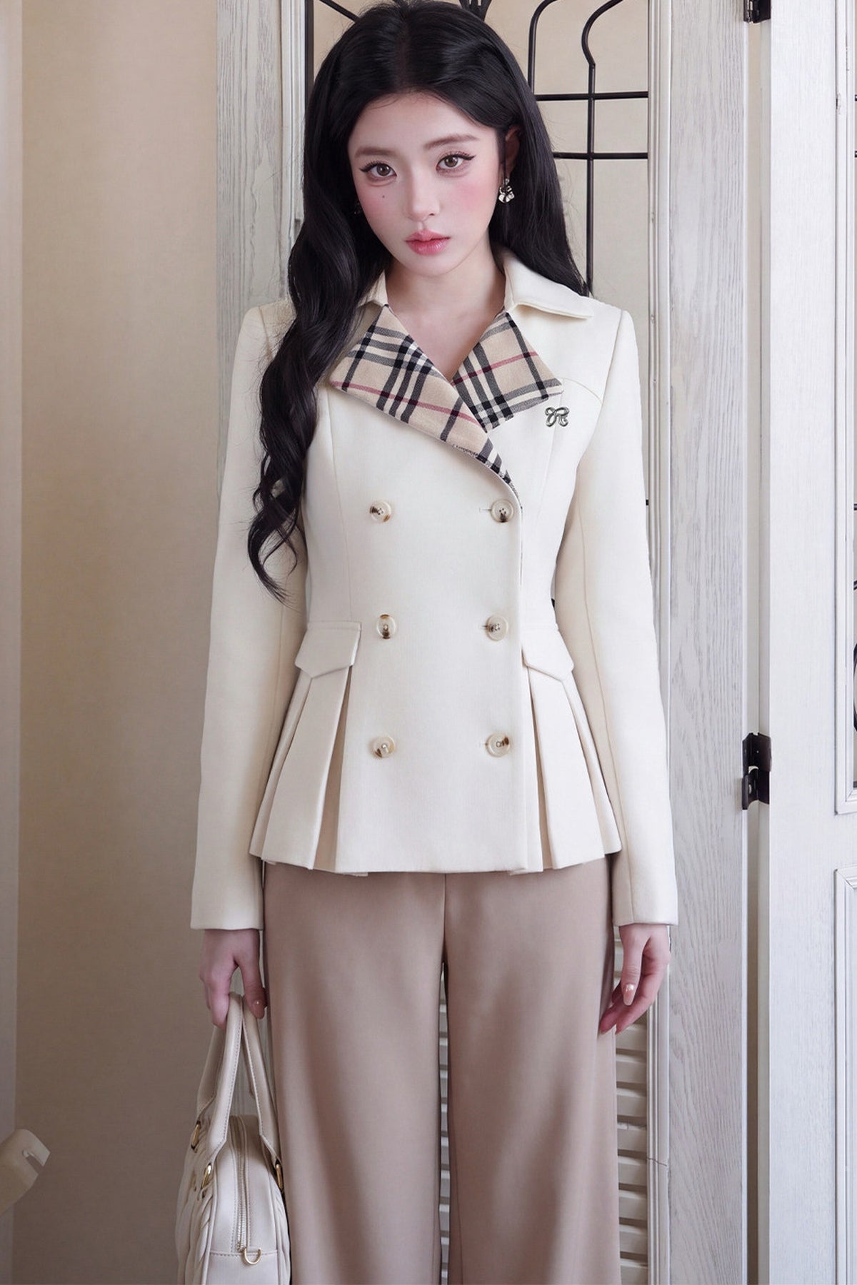 Doppelreihiger Wollmantel mit Karomuster und Patchwork