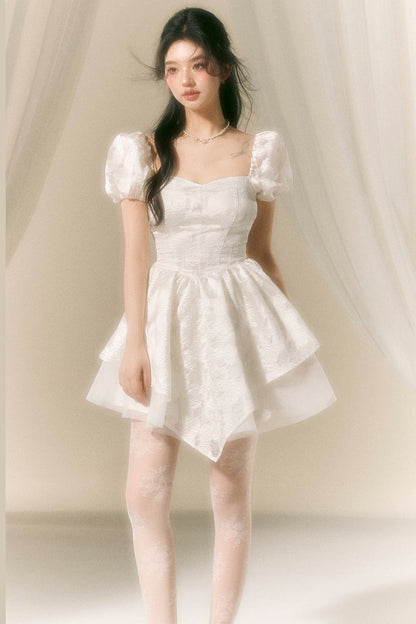 Teepausen-Kleid mit Puffärmeln