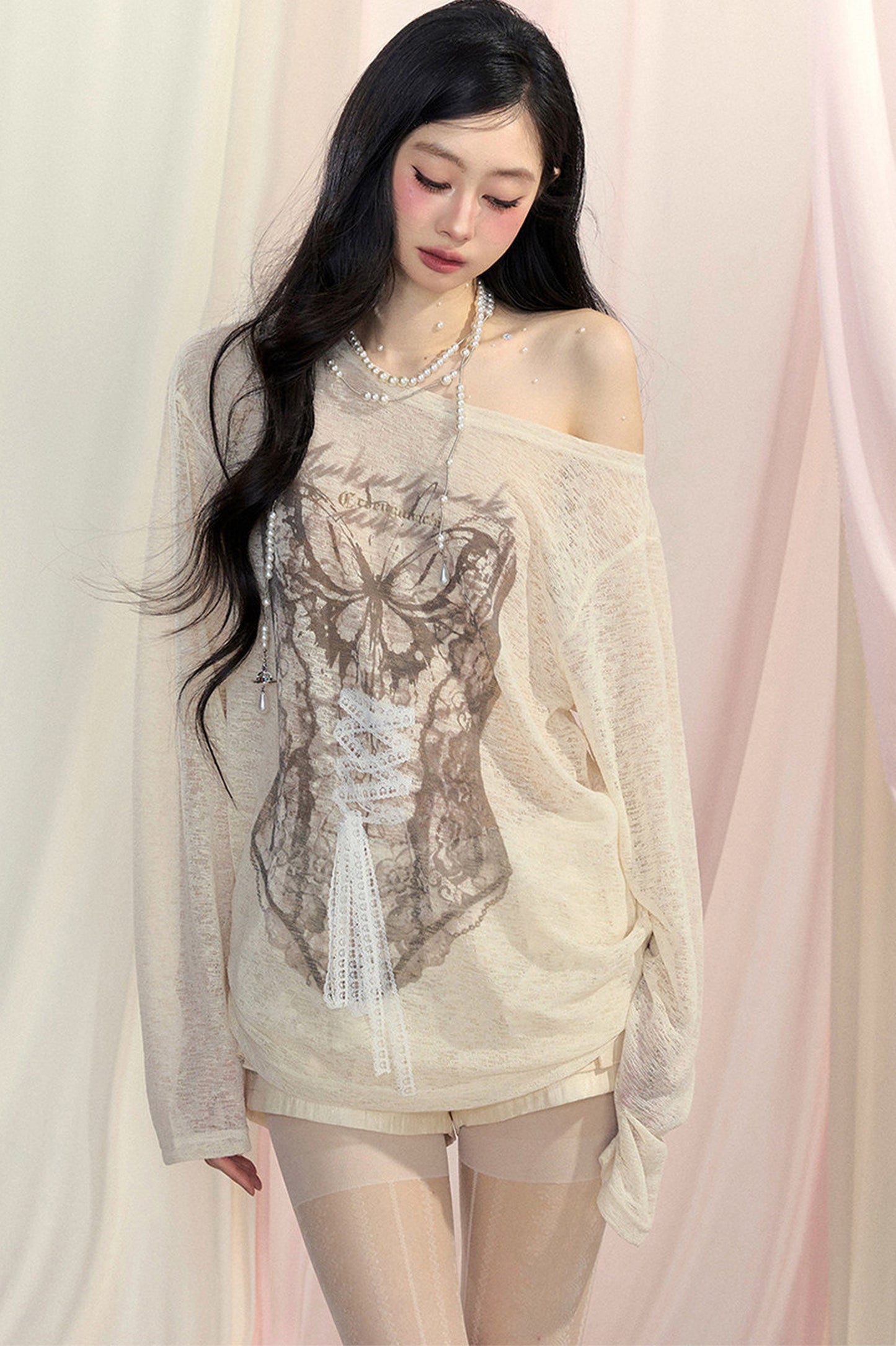 Long-Sleeved Off-Shoulder T-Shirt
