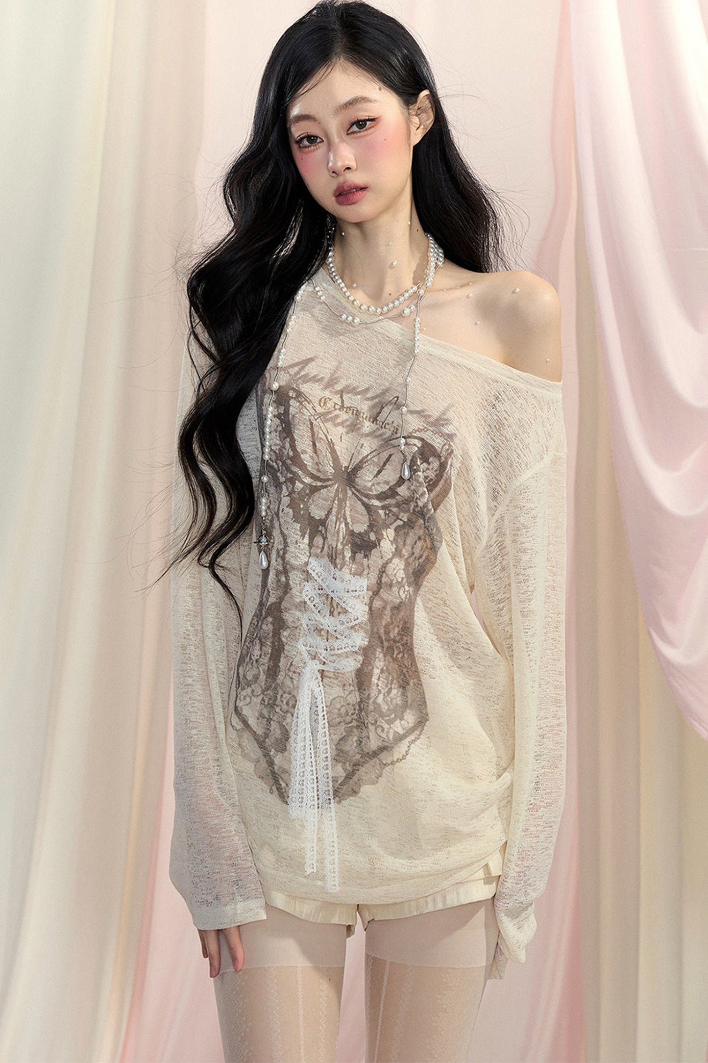 Long-Sleeved Off-Shoulder T-Shirt