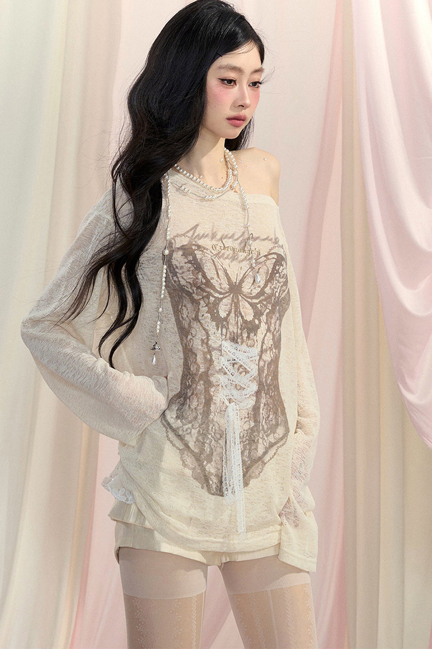 Long-Sleeved Off-Shoulder T-Shirt