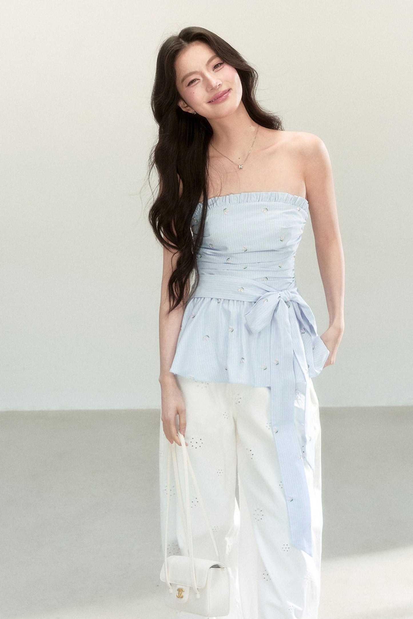 Ensemble haut tube épaules dénudées rayé doux et mignon avec pantalon
