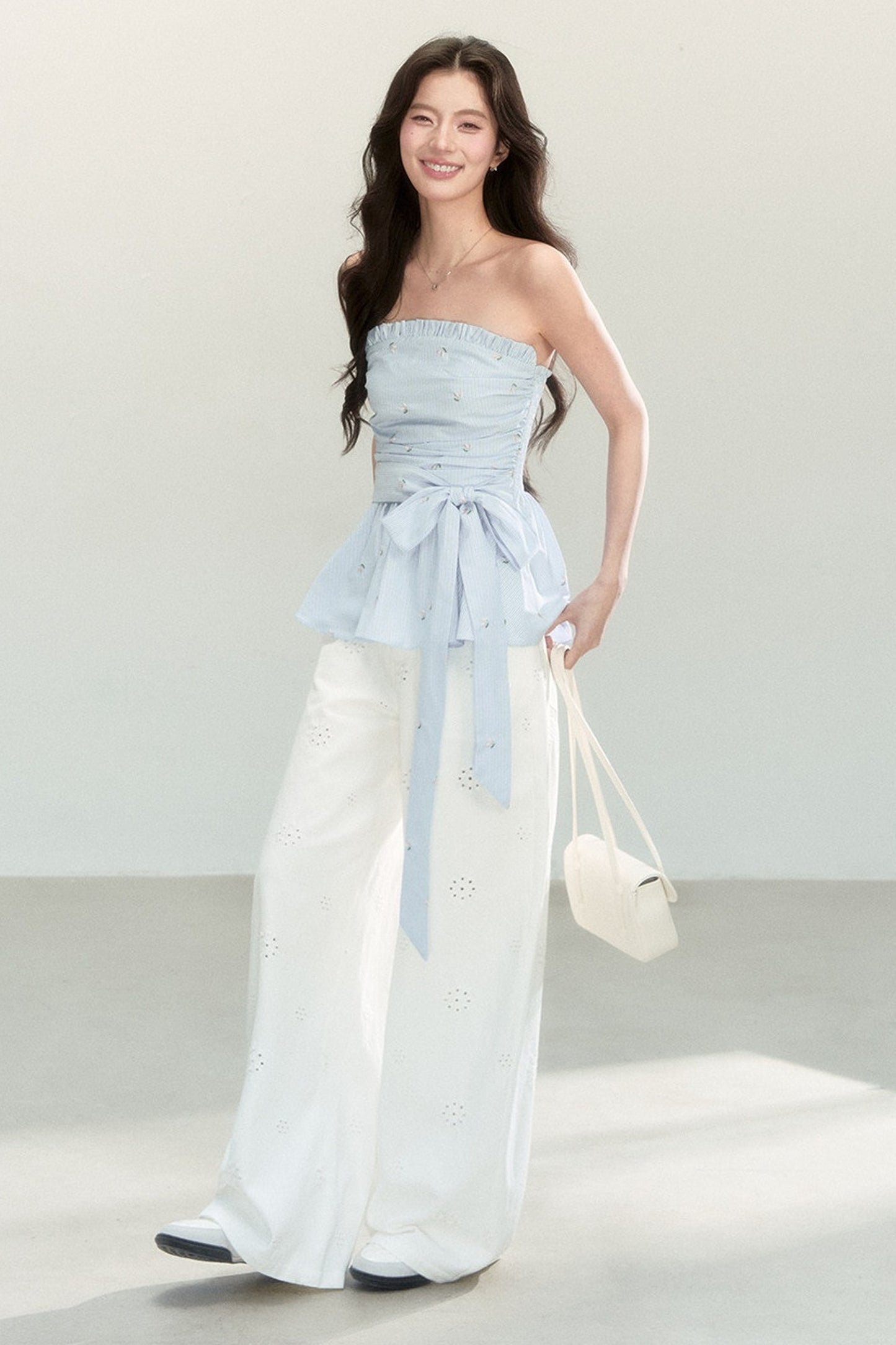 Ensemble haut tube épaules dénudées rayé doux et mignon avec pantalon