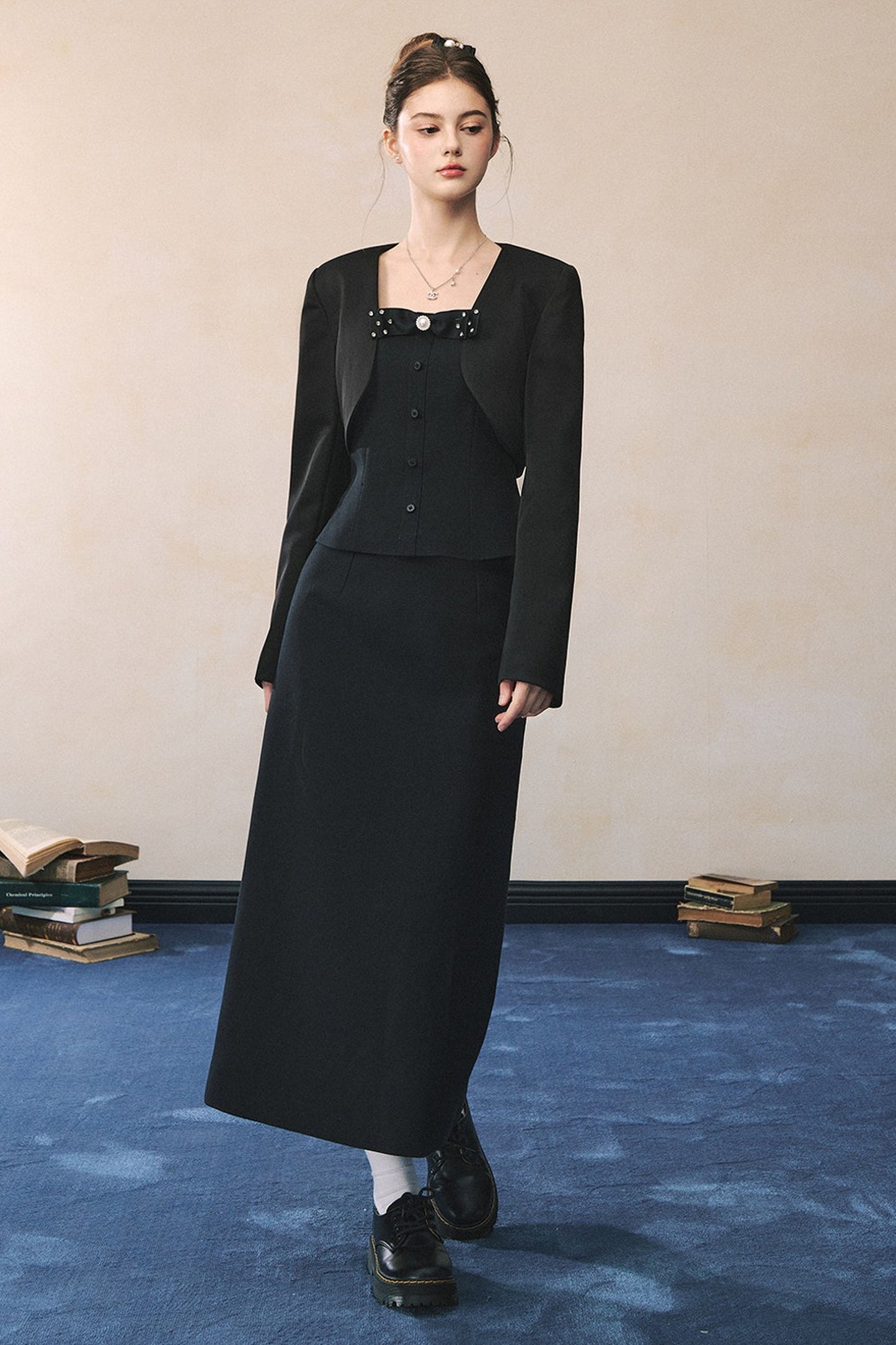 Elegant Black Suit with Waistcoat Blazer Set-Up