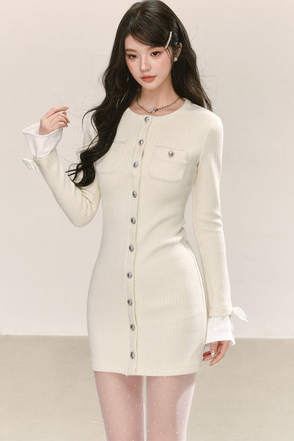 Schwarzes Strickkleid mit Knopfleiste