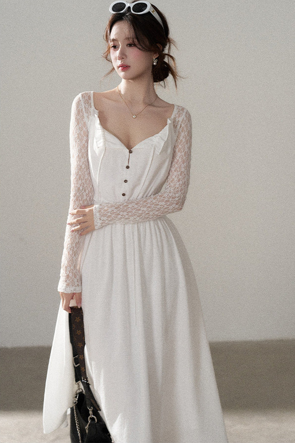 Robe trapèze en dentelle à boutons