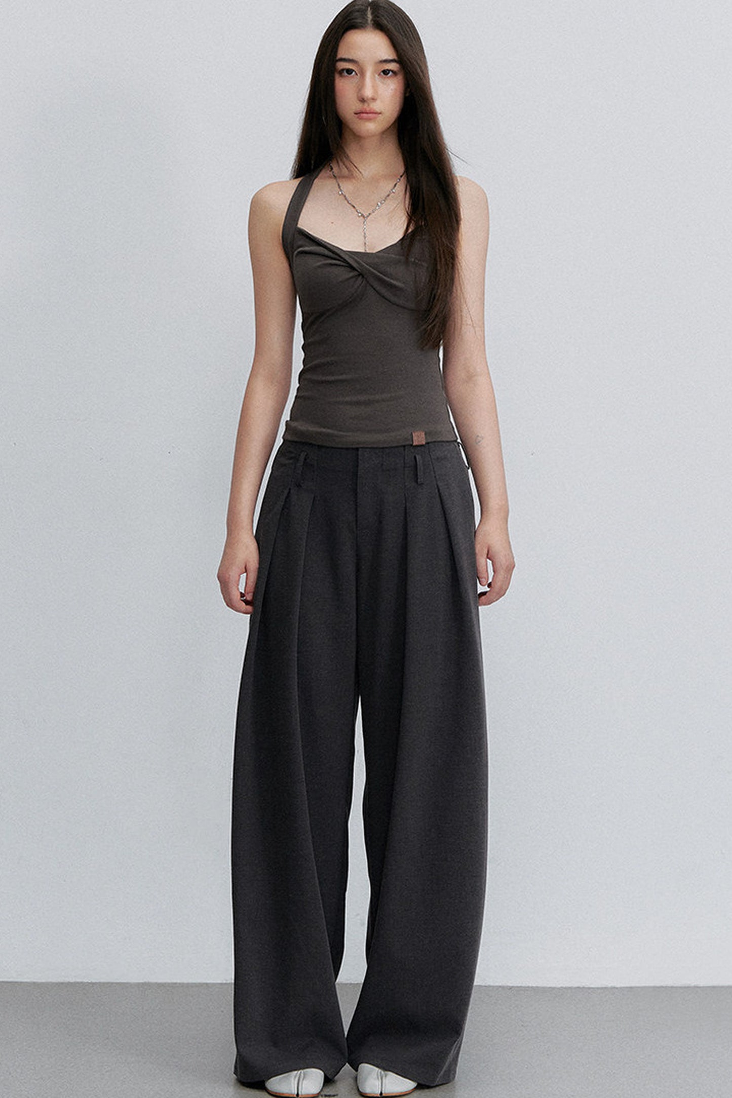 Cross-Knot V-Neck Knit Vest