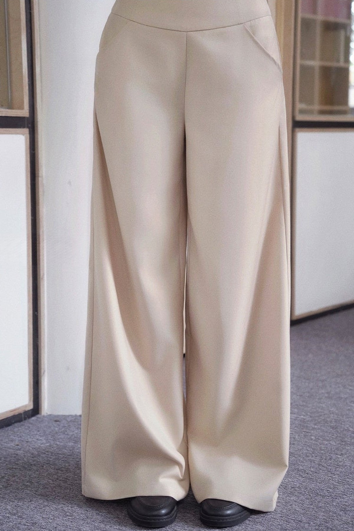 Knitted Top and High-Waisted Pants Set-Up