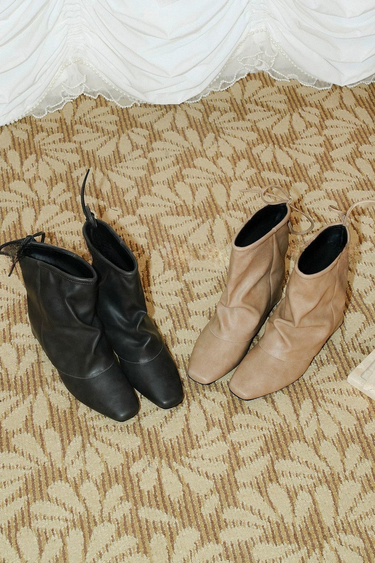 Botines retro plisados con cordones