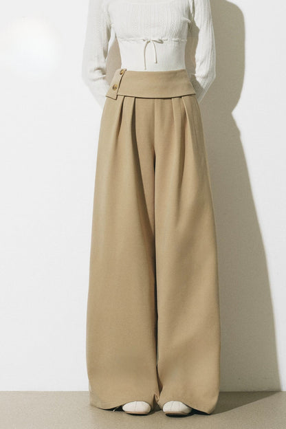 Dünne Wollhose mit asymmetrischem Bund und weitem Bein