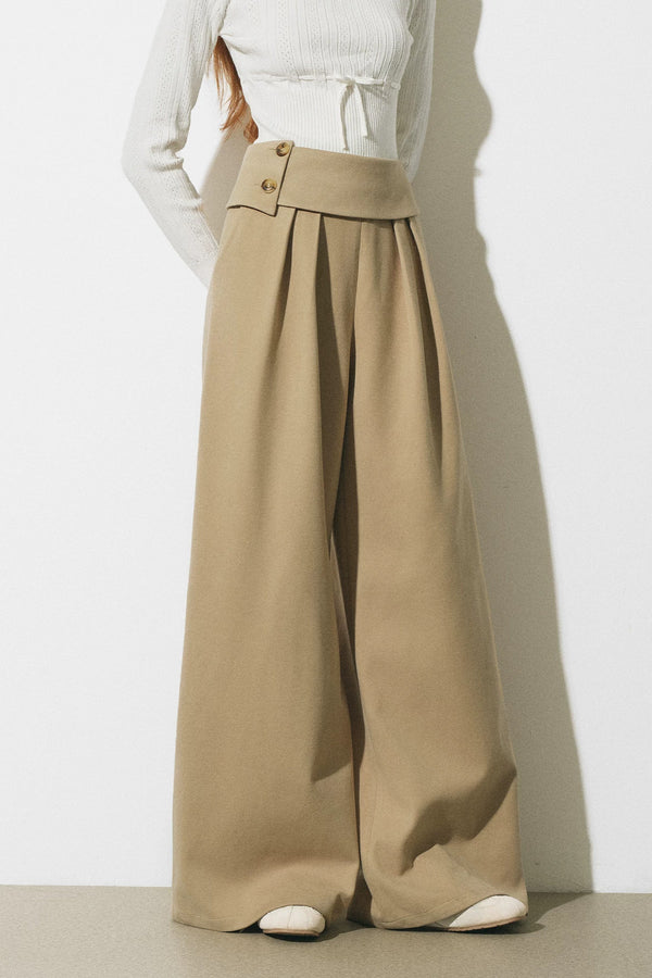 Pantalón ancho de lana fina con cintura asimétrica