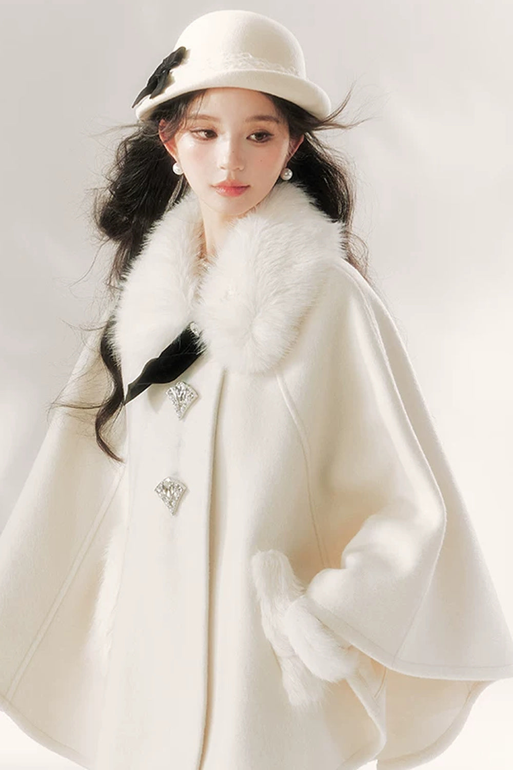 White Moonlight Bowler Hat