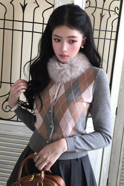 Plush Fur Collar Argyle Neck Warmer