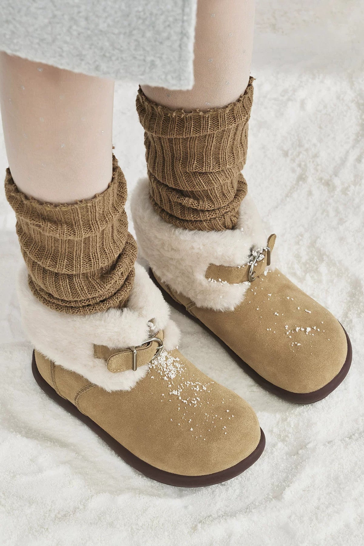 Fleece-Lined Flat Snow Boots