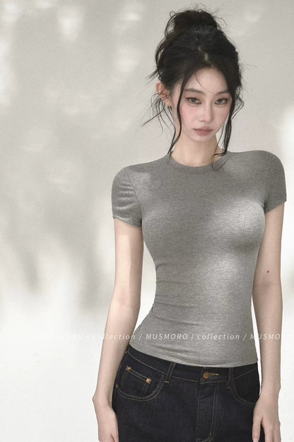 Kurzärmelige Bluse mit gedrehtem Rücken