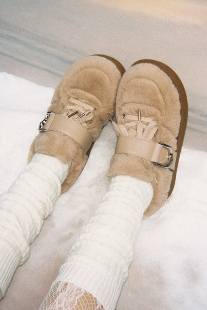 Sneakers morbide e pelose con suola spessa