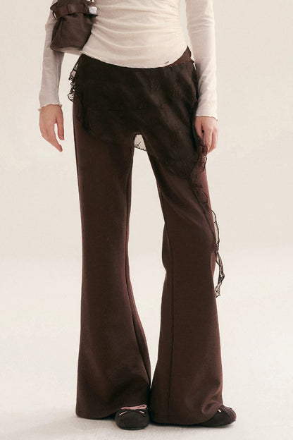 Pantalon évasé teint sur mesure avec jupe superposée en dentelle irrégulière