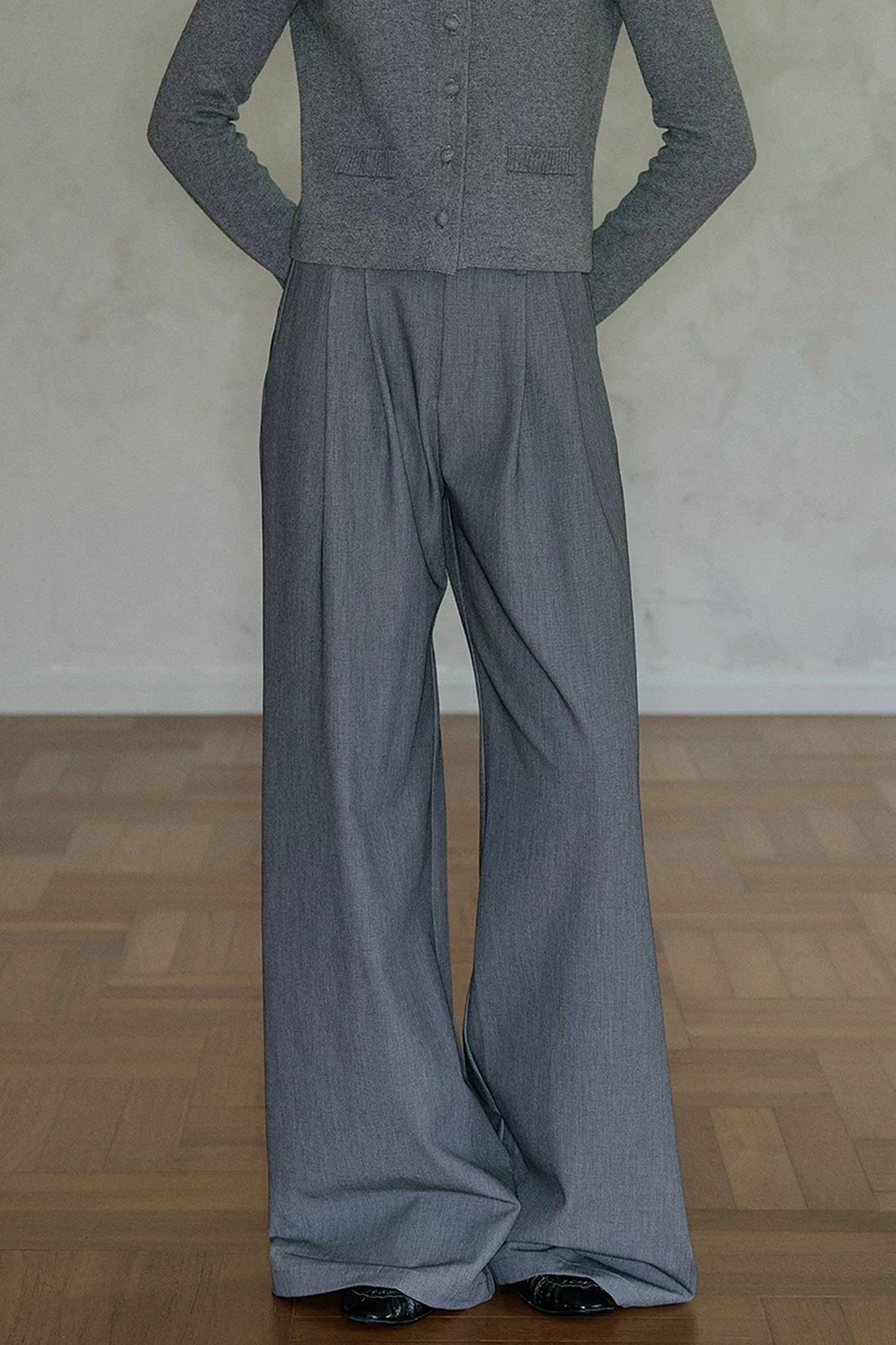 Pantaloni drappeggiati a vita alta