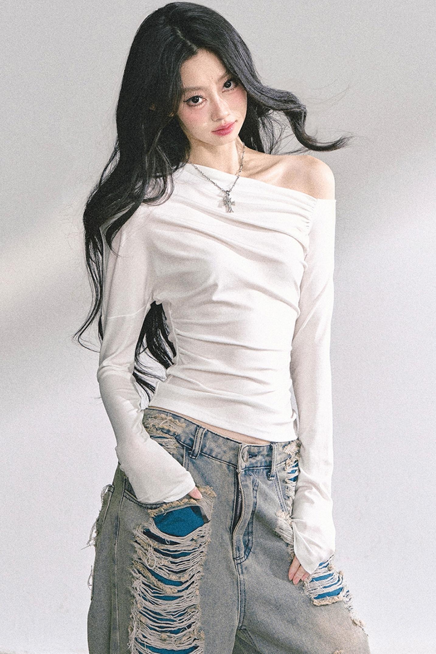 Straight Shoulder Long Sleeve T-Shirt