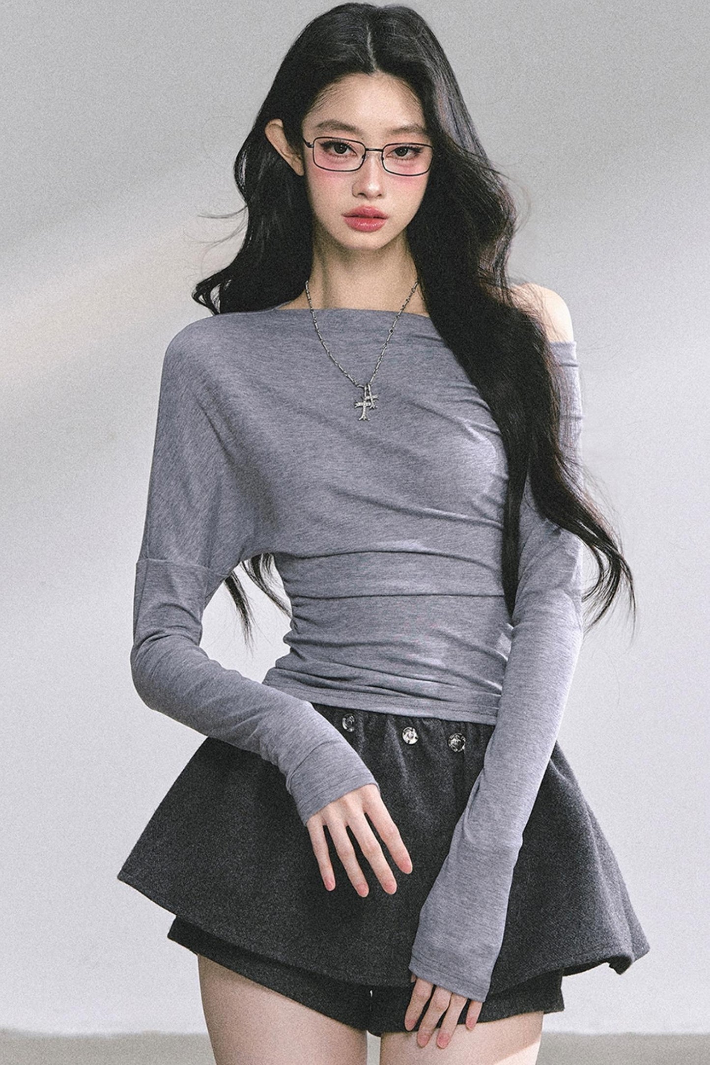 Straight Shoulder Long Sleeve T-Shirt