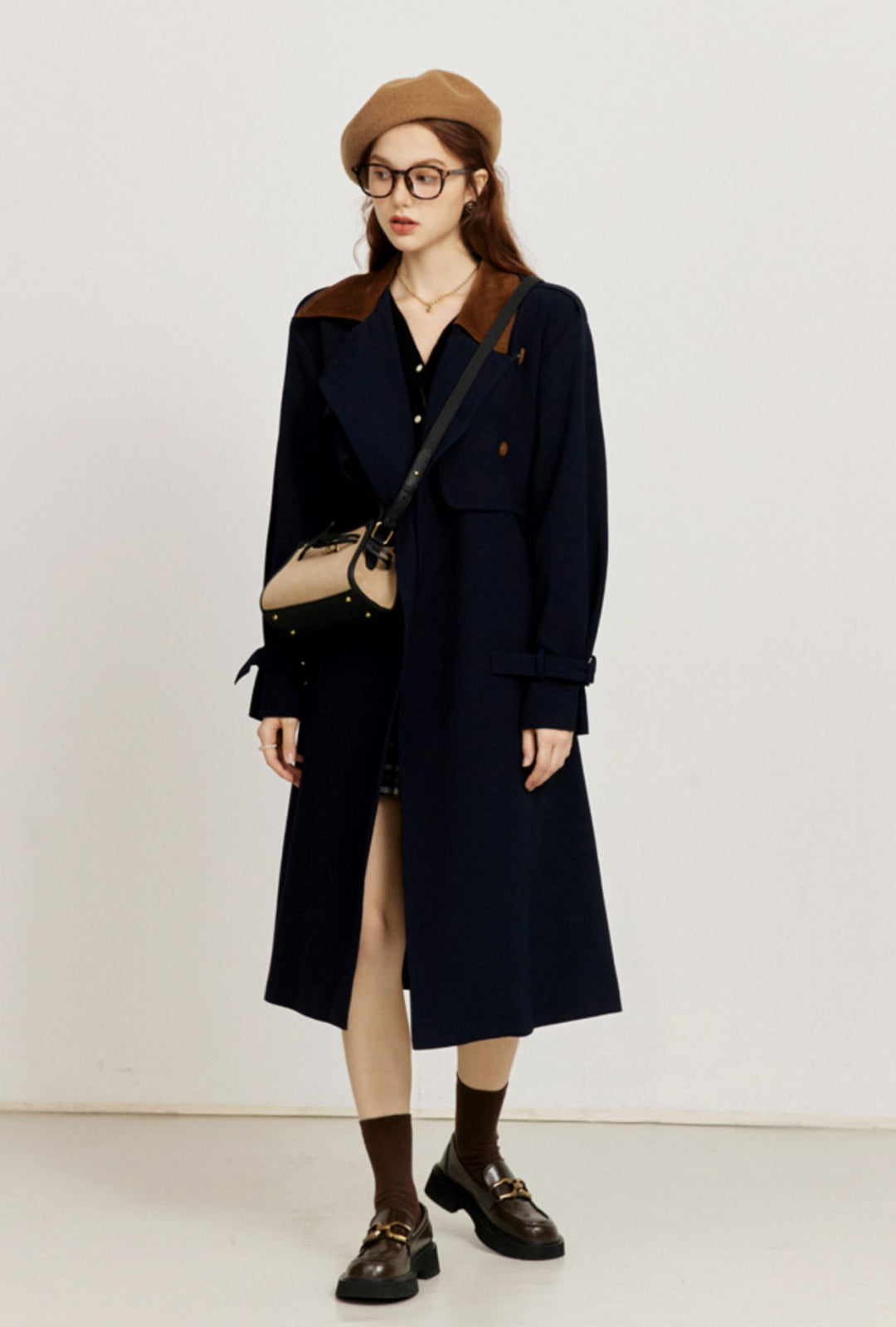 Contrast color mid-length coat