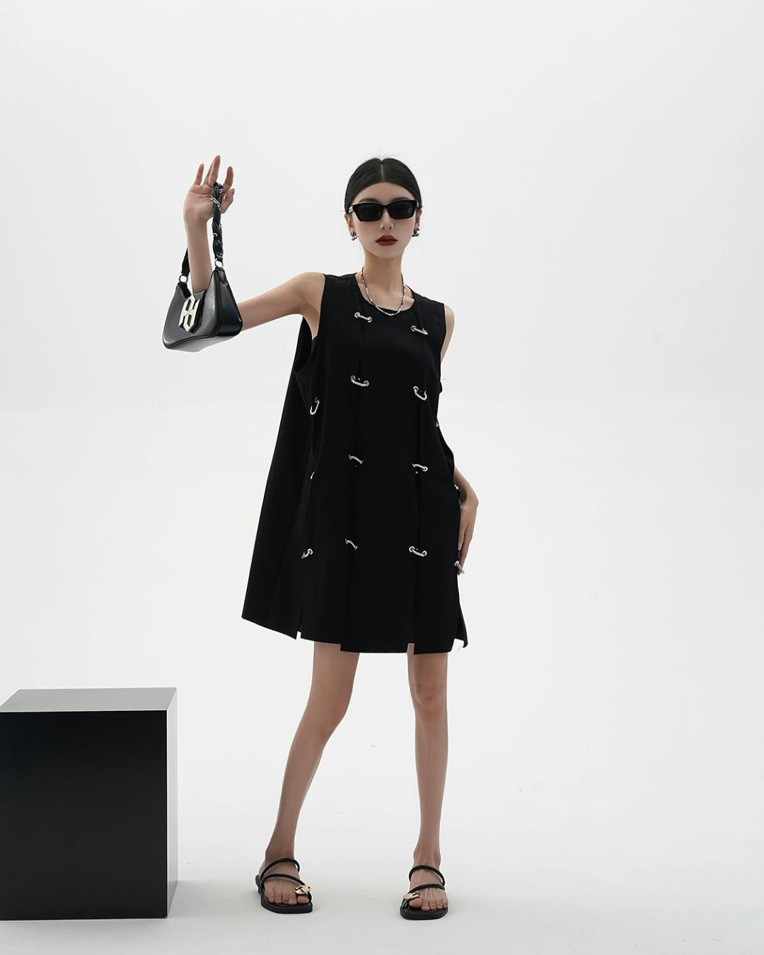 Mode Metal Buck Lu Sleeveless Dress