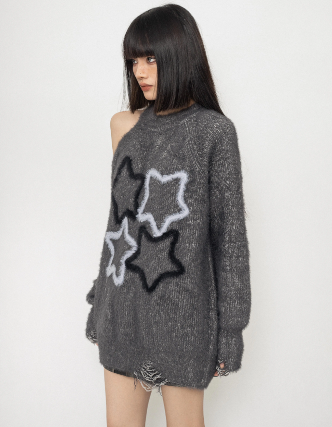 One-shoulder shaggy knit with star design