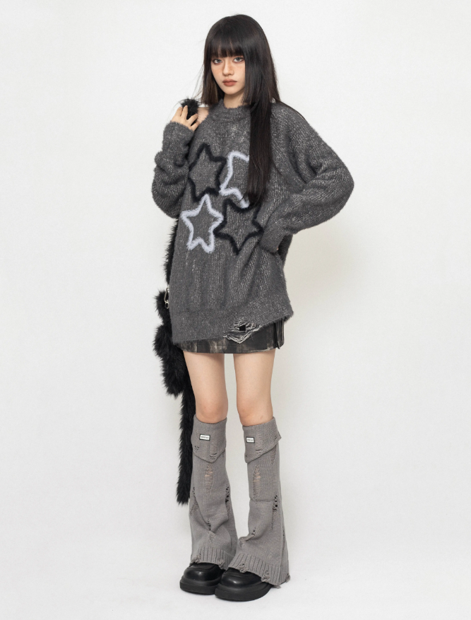 One-shoulder shaggy knit with star design