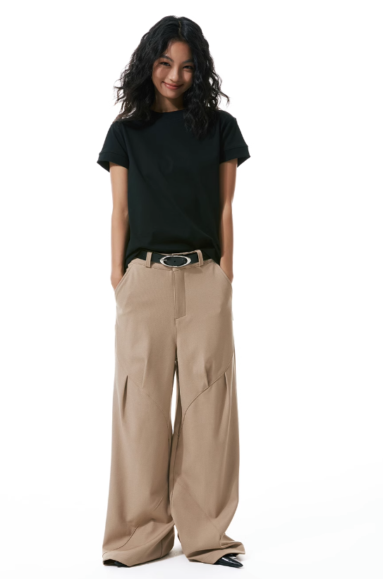 Plain simple short-sleeved top