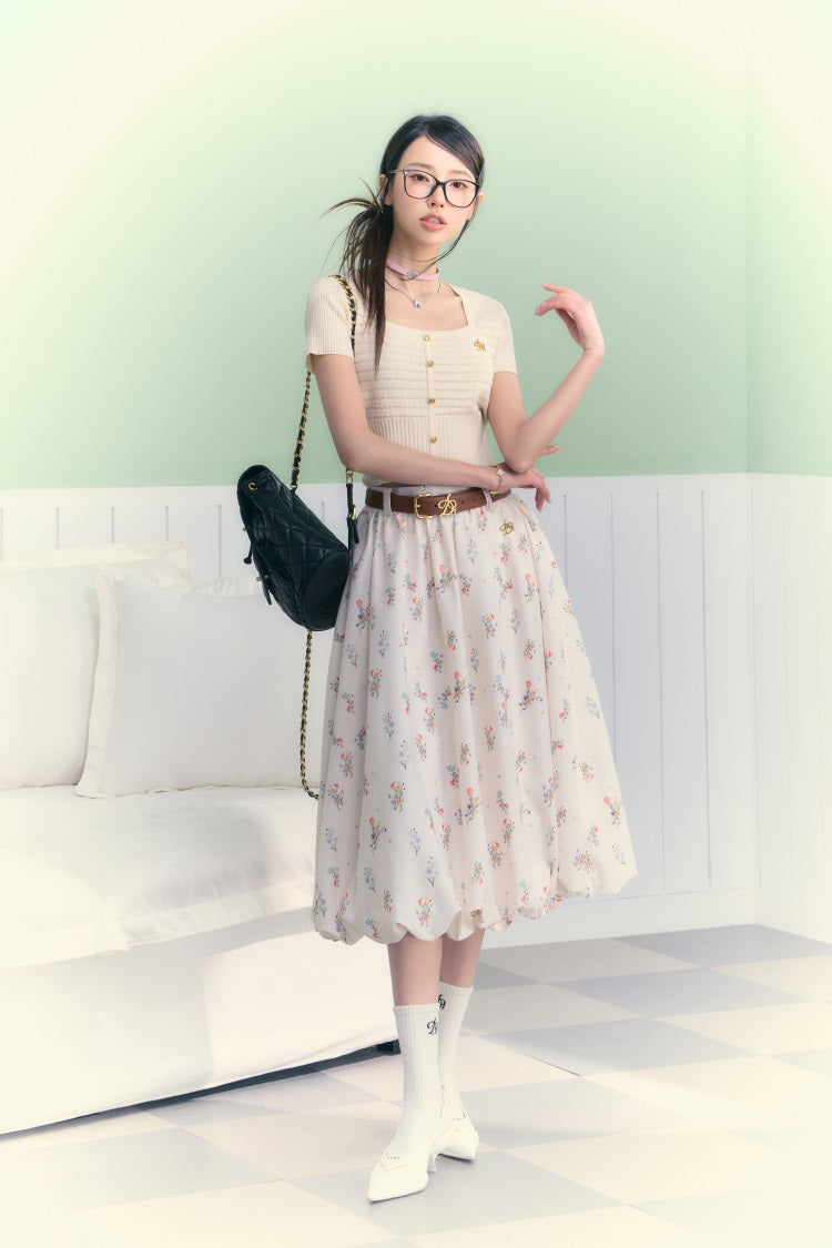 A-line balloon silhouette skirt