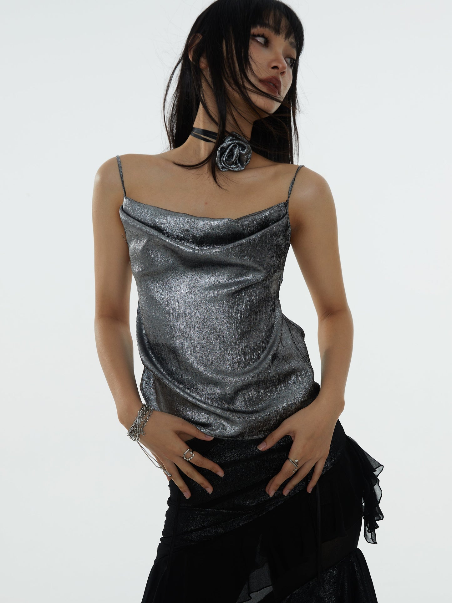 Silbermetallic Back Open Camisole