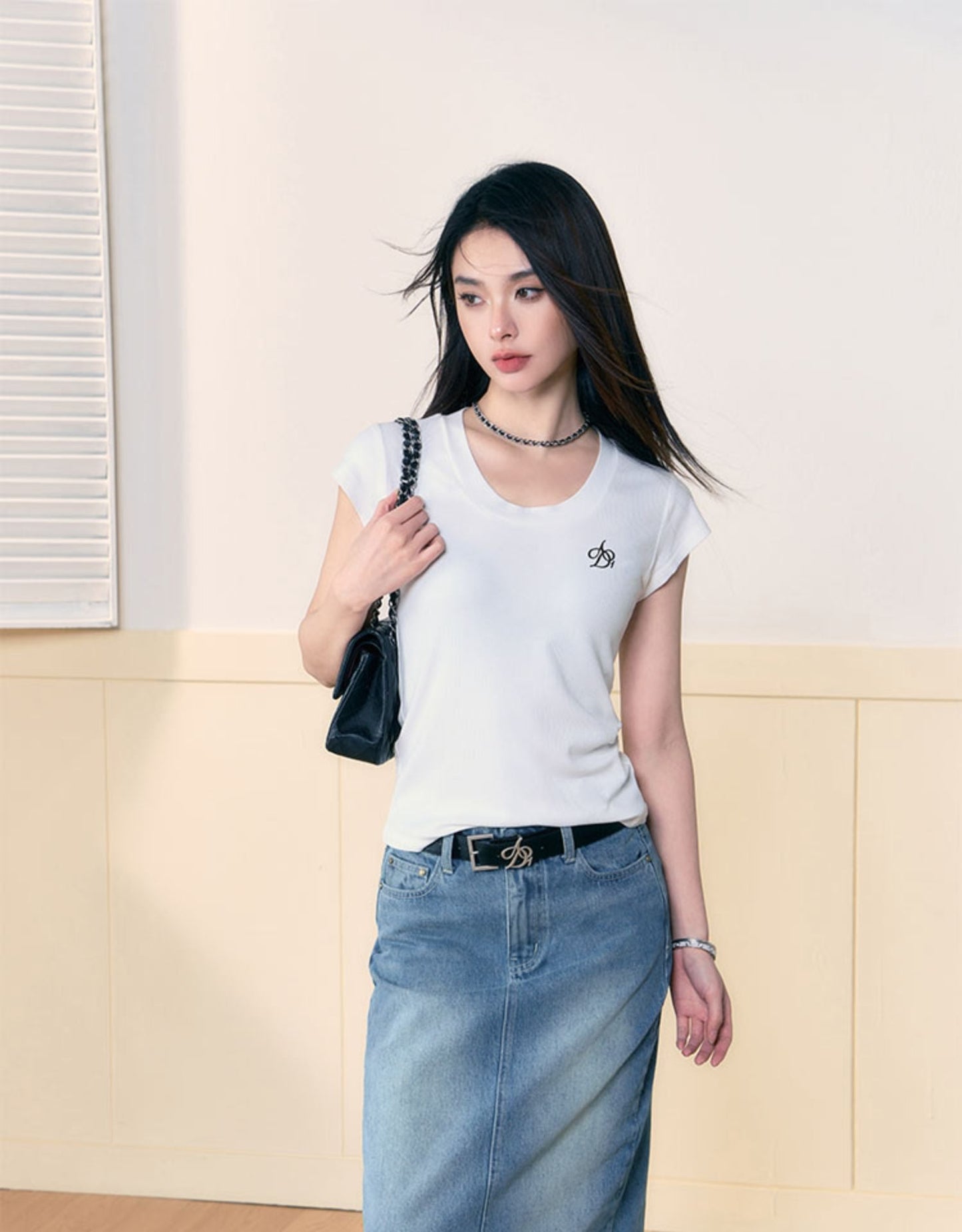 Loose Draped U-Neck Embroidered T-Shirt